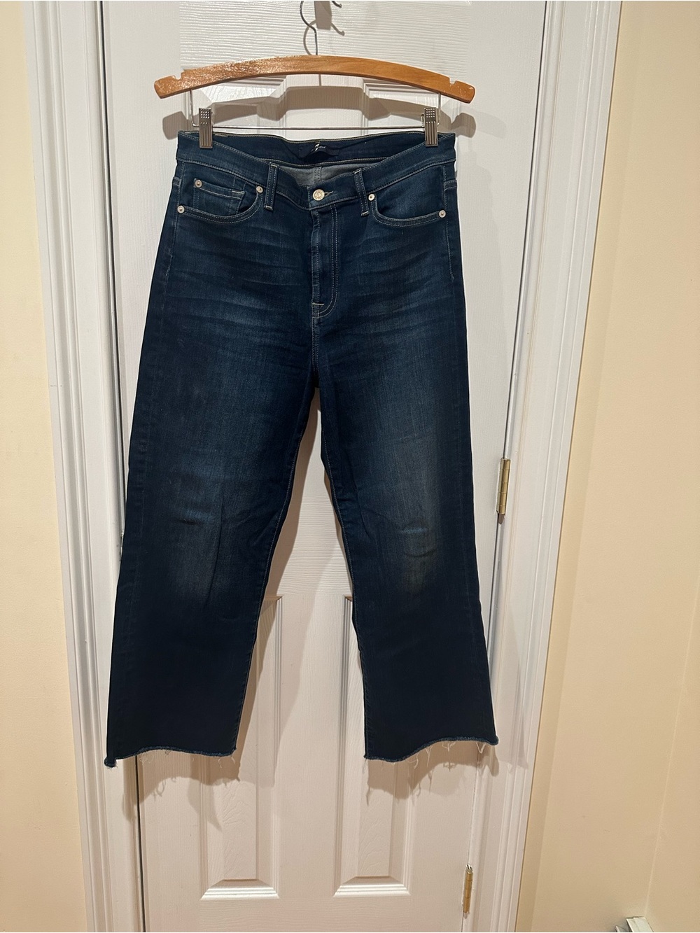 7 for All Mankind Dark Blue Women's cropped Jeans, Size 31, Like New